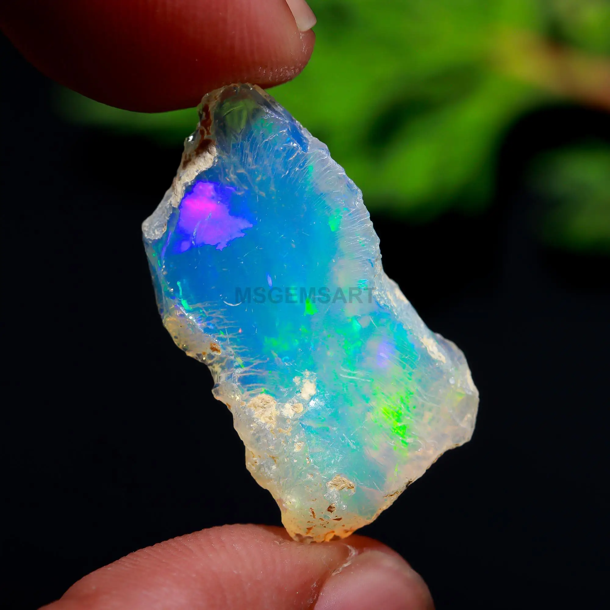 Color Play Opal Rough Crystal Natural Opal Raw Material Ethiopian Opal Rough Wholesale Supplier