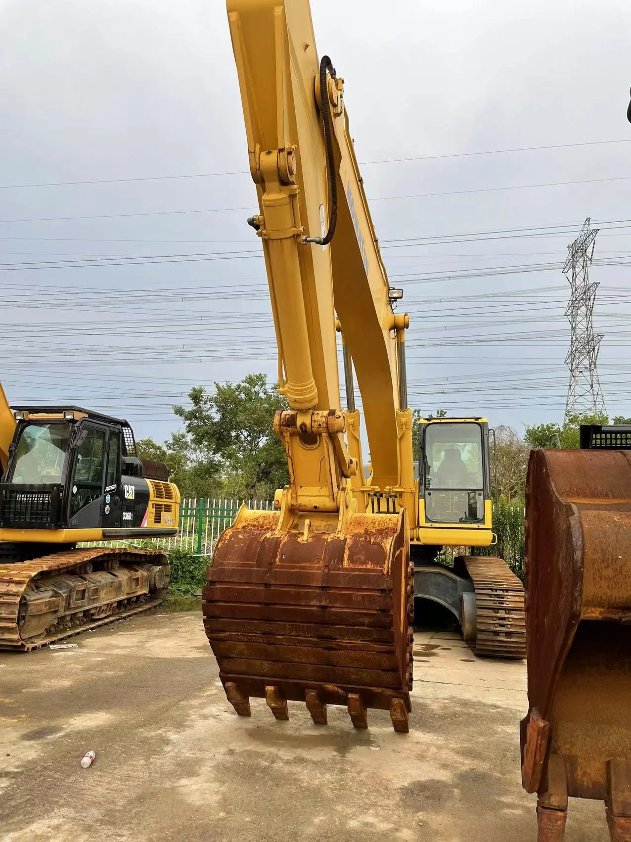 used KOMATSU450  in good condition with construction parts