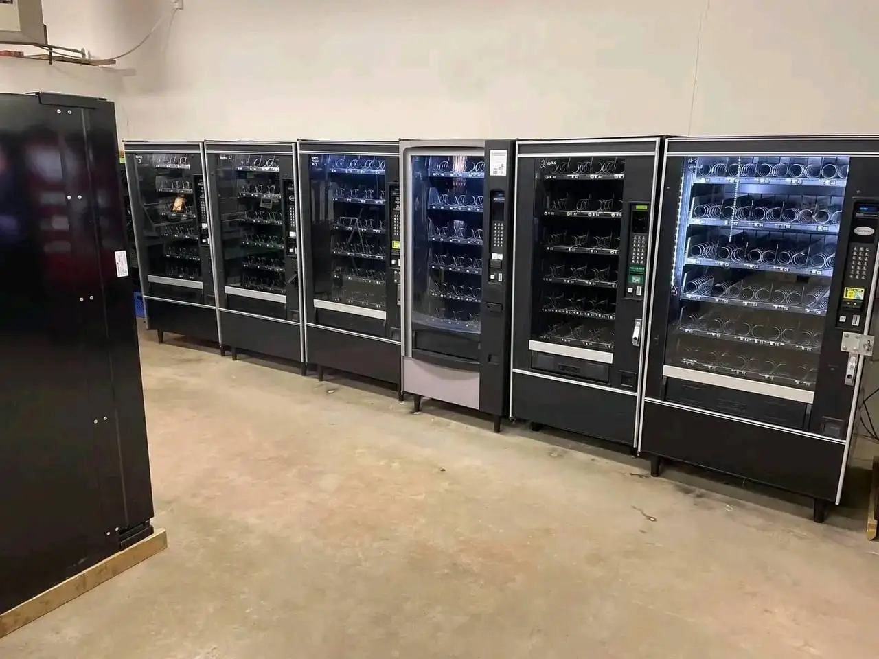 Combo Smart Metal Vending Machines Coin Token Credit Card Payment Systems Water and Snack Vending with SDK Function