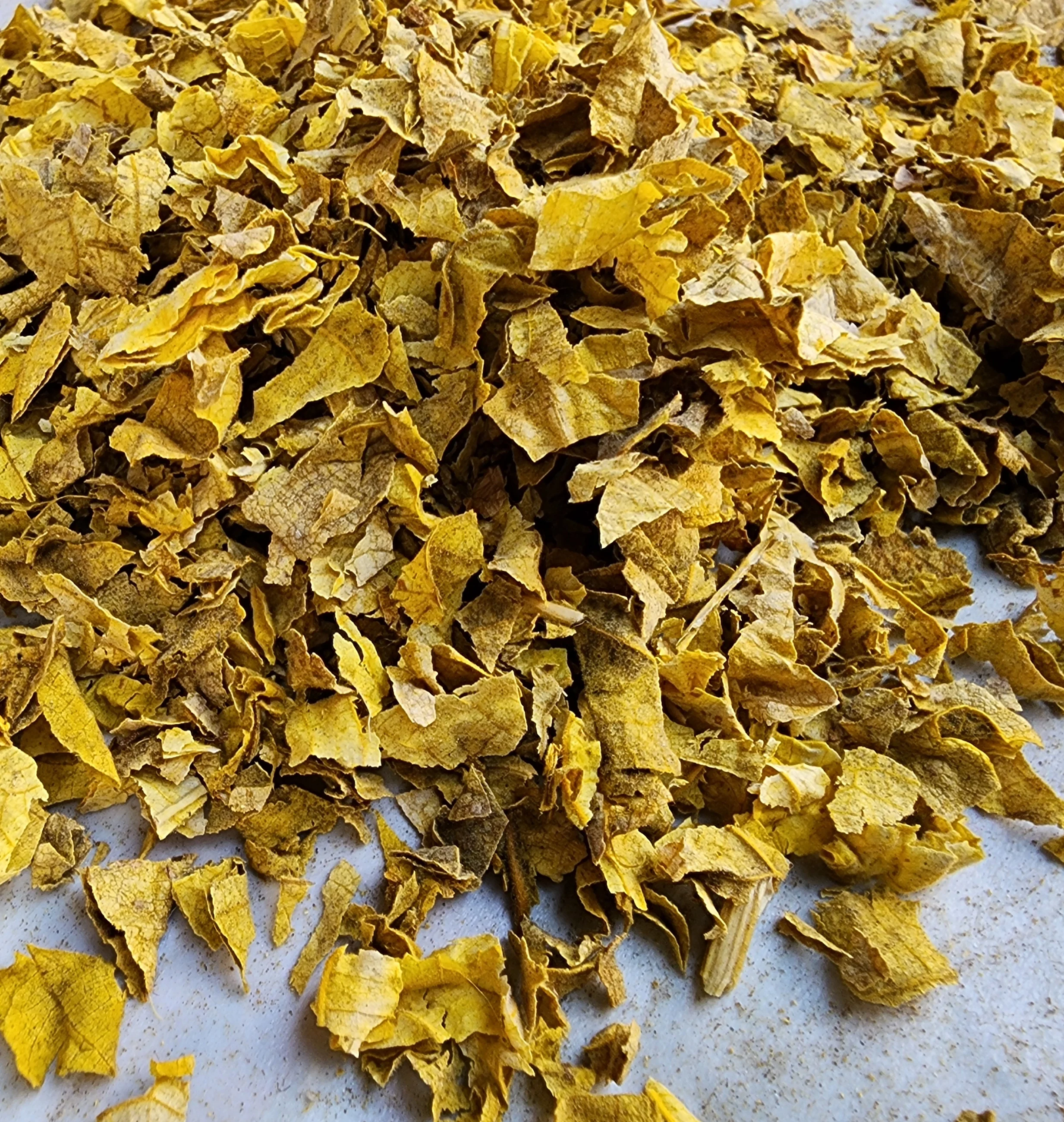 White color Hookah Herbs bulk Factory Supply white Herbs 4 Double Apple 100% Herbal Dry herbs in Blue Red white & Golden colors