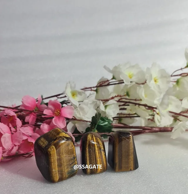 Best Quality Natural Tiger Eye Free Form Shape Wholesale palm Stone Good Quality Free Form Shape Buy online From s s agate