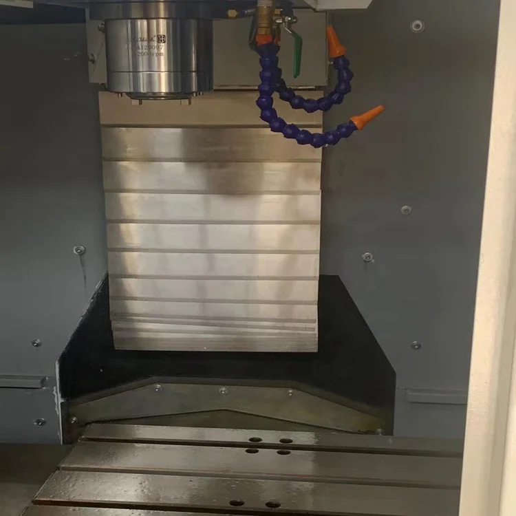 Cheap factory price cnc milling machine metal vertical milling machine 3 axis cnc machining center VMC640