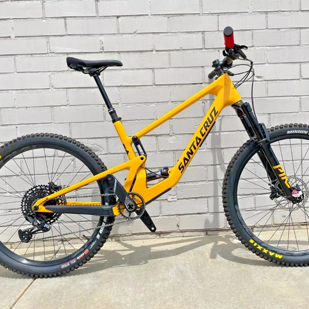 2022 Santaa Cruz 5010 C R Large Yellow/Black Mountain Bike with Carbon Rim 24 Speeds Disc Brake-Hot Selling Discounts