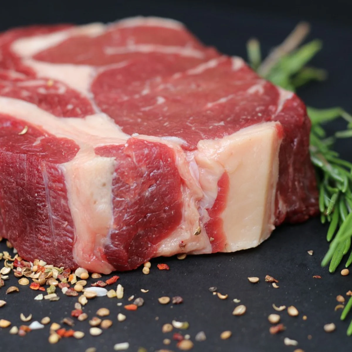 2025 Fresh and Frozen Boneless Beef Meat Lamb Red Cube Roll Bone Premium Grade Quality for Sale