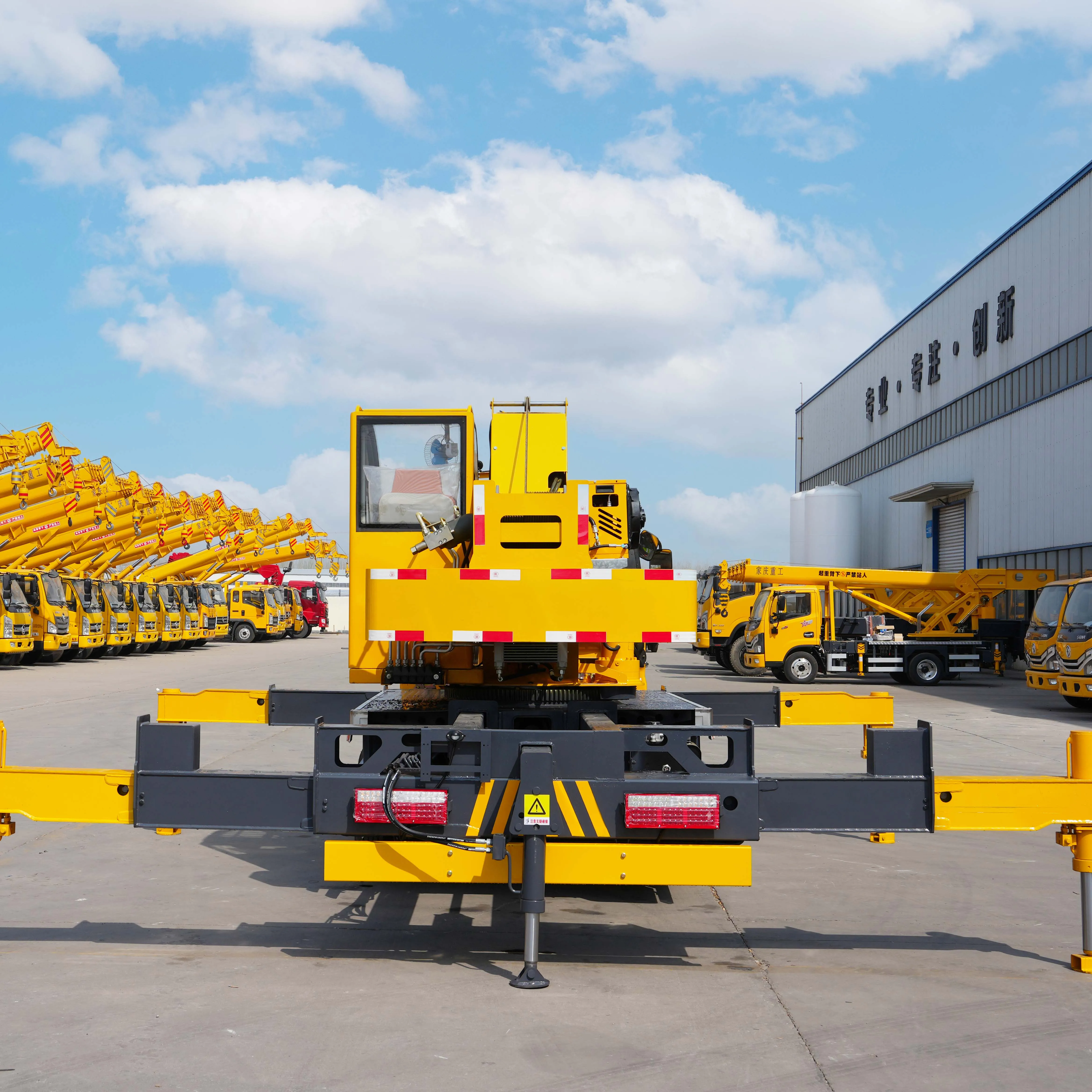 Brand New 5 Ton Truck Cranes Telescopic Boom Crane Hydraulic Crane
