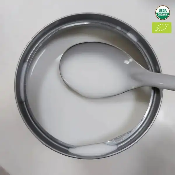 RICH & CREAMY CANNED COCONUT MILK / PERFECT FOR COOKING & HEALTHY LIFESTYLE / LOW WHOLESALE PRICES GUARANTEED / MADE IN VIETNAM