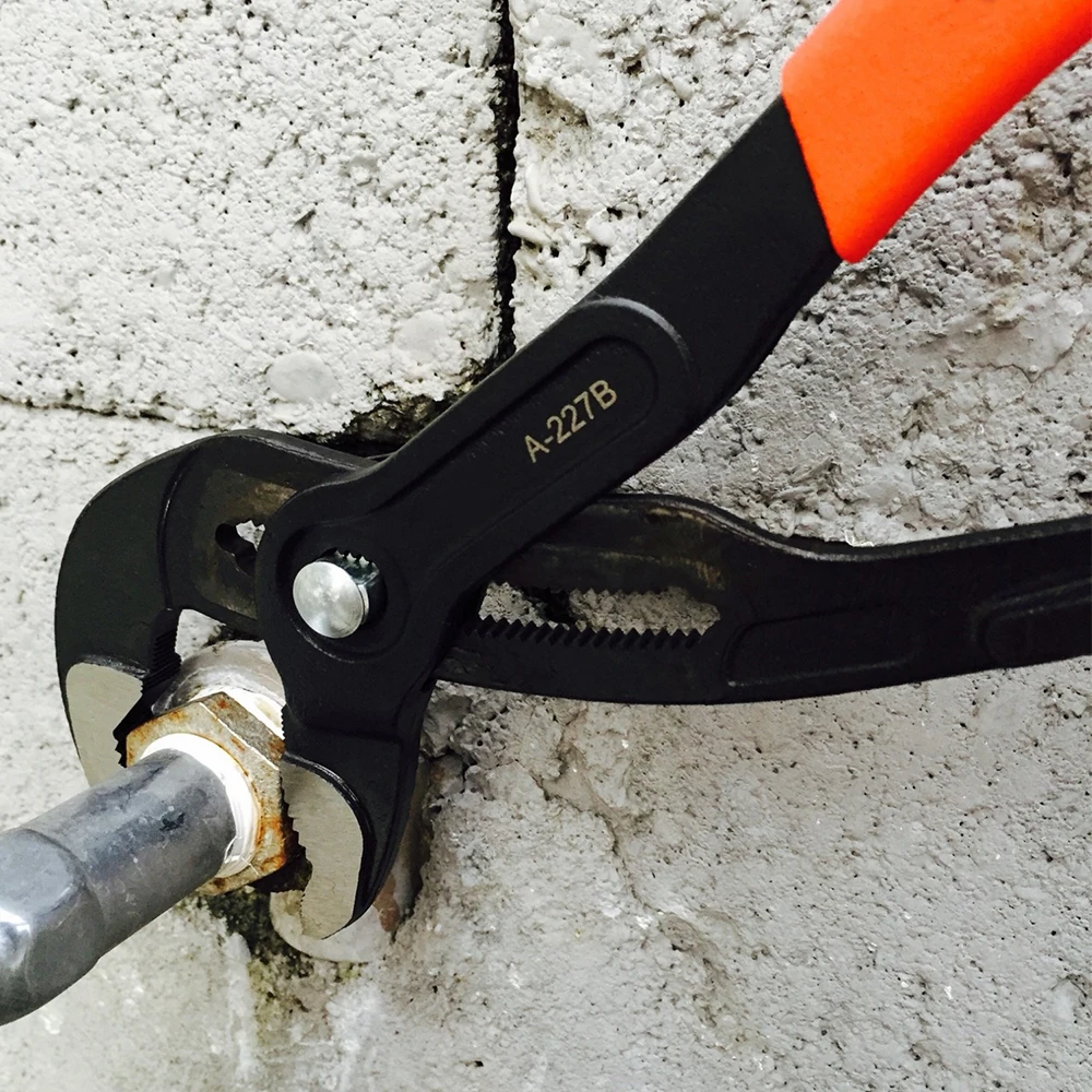 Плоскогубцы водяного насоса Cobra