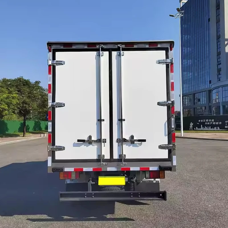 ISUZU KV100 Refrigerated Trucks Car Diesel ISUZU 100P 4x2 Light Trucks ISUZU ELF 100P 3 Ton Cargo Truck