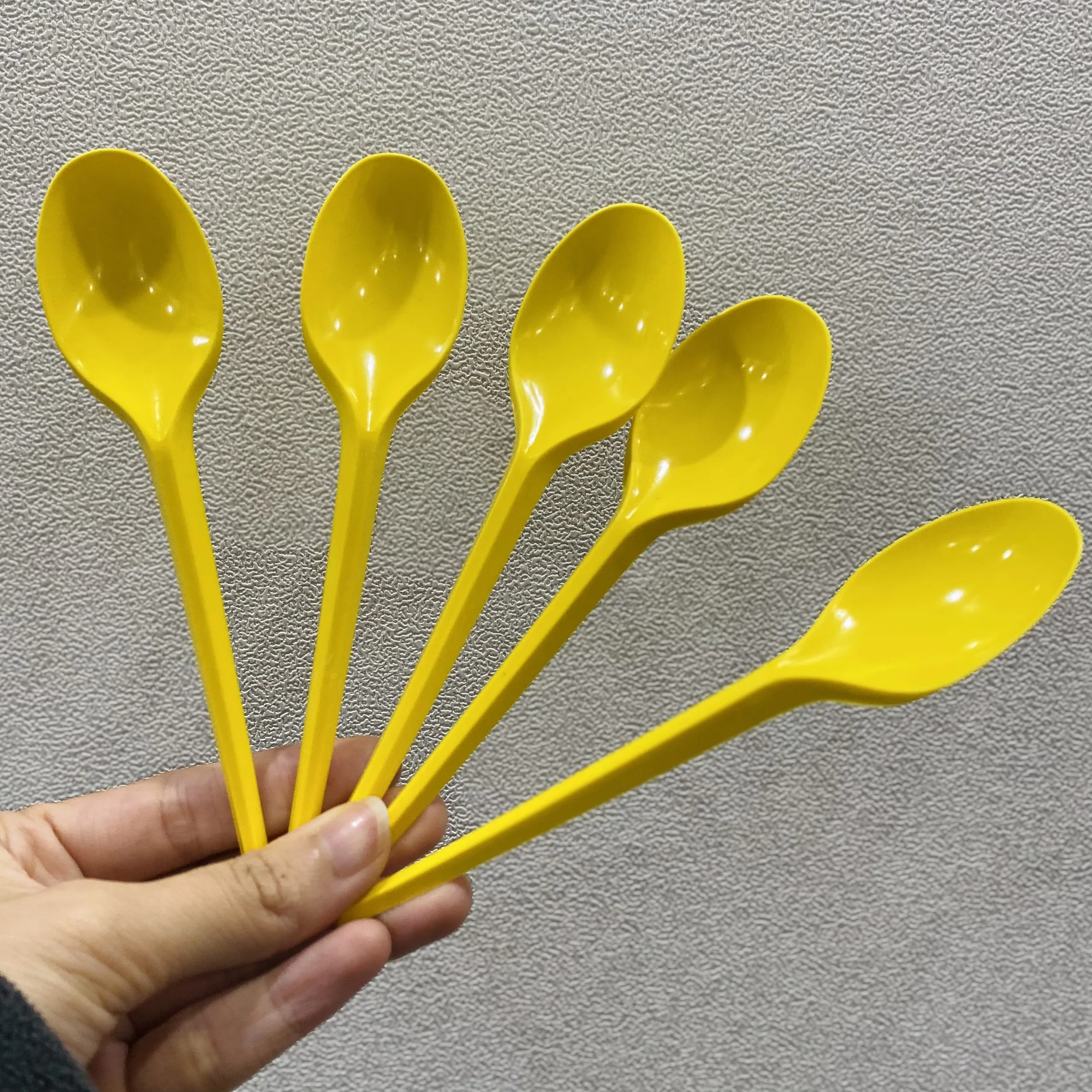 2025 New Arrival Supplier cheap price Disposable long handle plastic spoons for party restaurant fast food soup spoon disposable