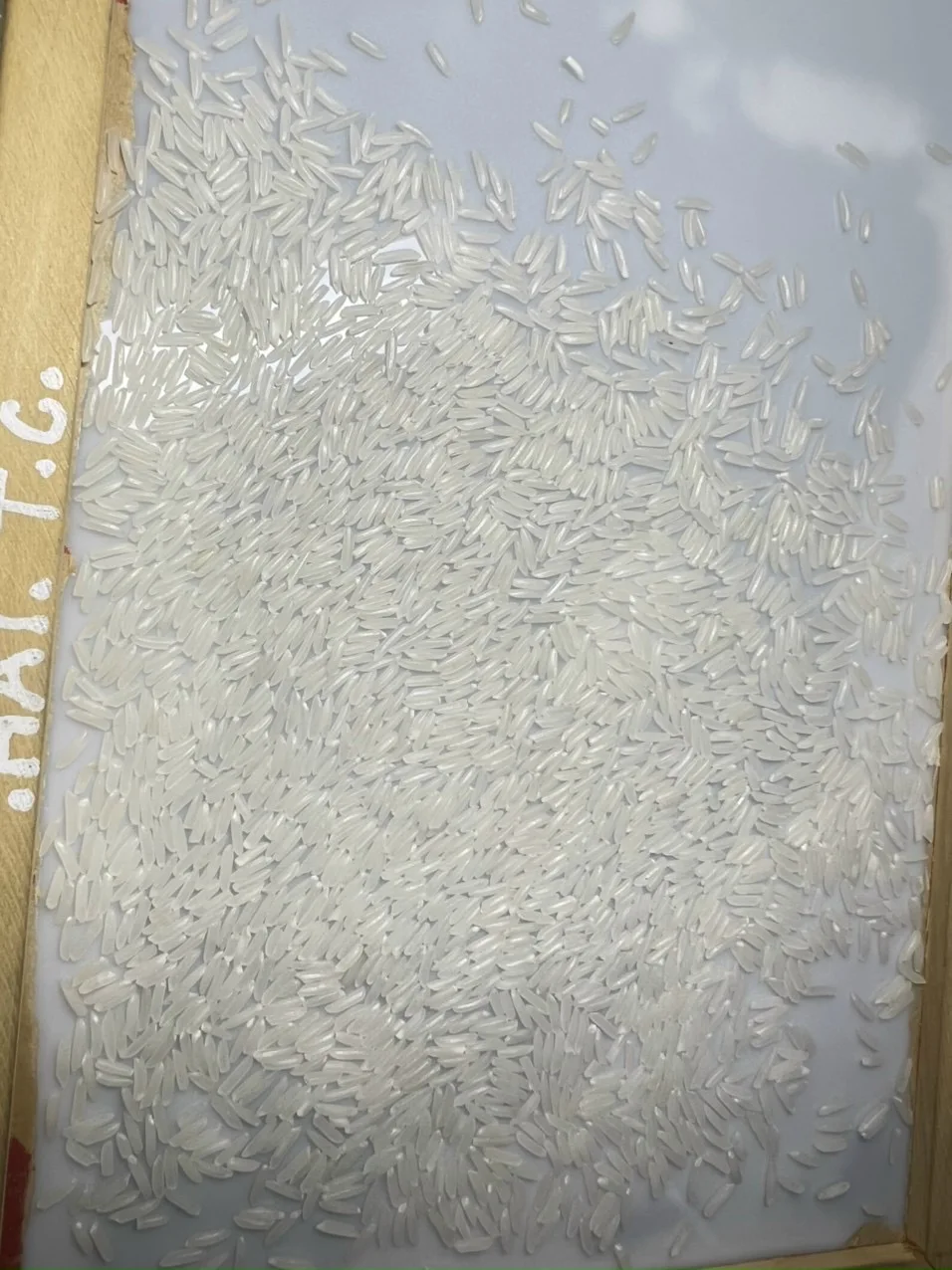 AROMATIC HACCP BRC CERTIFICATION VIETNAM FRAGRANT RICE ST25 2% BROKEN RICE WITH COMMON CULTIVATION TYPE SOFT TEXTURE