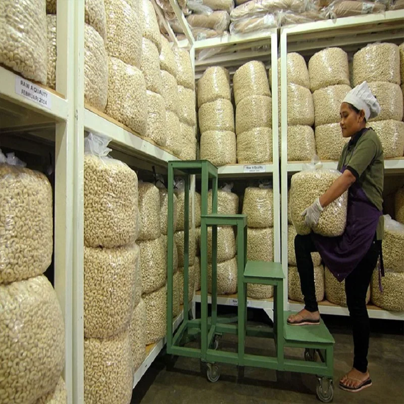 Available Large Quantity Of Raw and Roasted Cashew Nut For Sale