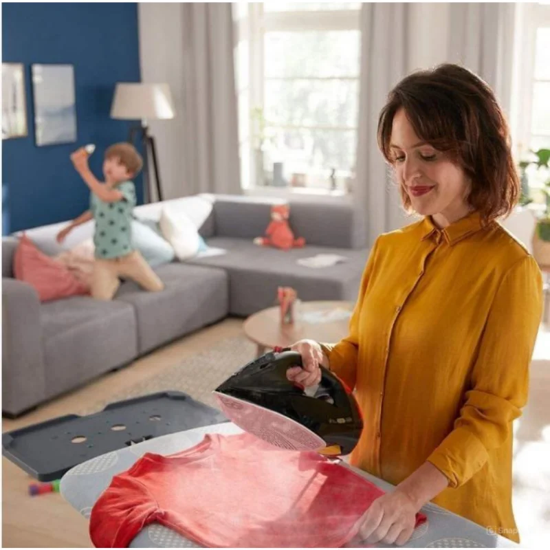 BEST SELLER Steam Iron with 250g Steam Boost, 2600W and SteamGlide Soleplate - Black