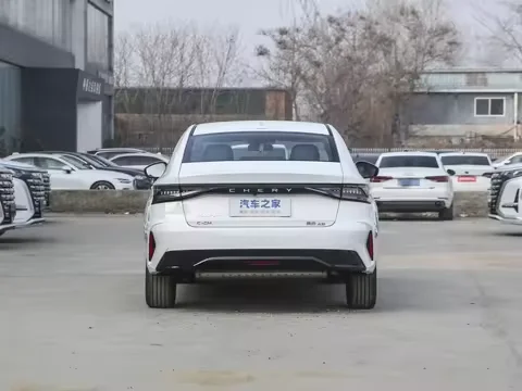 China Ev Chery Plug-in Hybrid Electric Vehicle Chery Fengyun A8 Phev Electric Car 4-door 5-seat Used Electric Cars