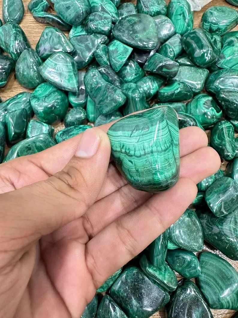 Online Purchase of Genuine Malachite Tumbled Stones Semi-Precious Stone Crafts Natural Crystal Wholesale for Decorative Usage
