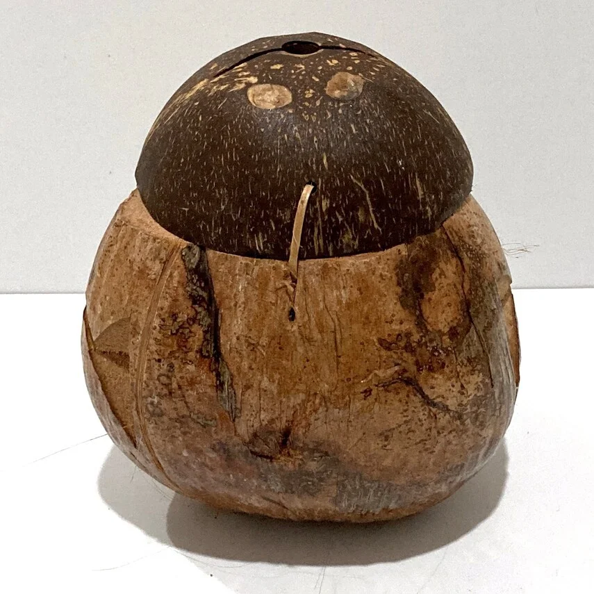 High quality Hawaiian Decoration Coconut Carved Monkey Bank Sculpture Luau Party Table Decor Hawaii Souvenir Tiki Bar Carving