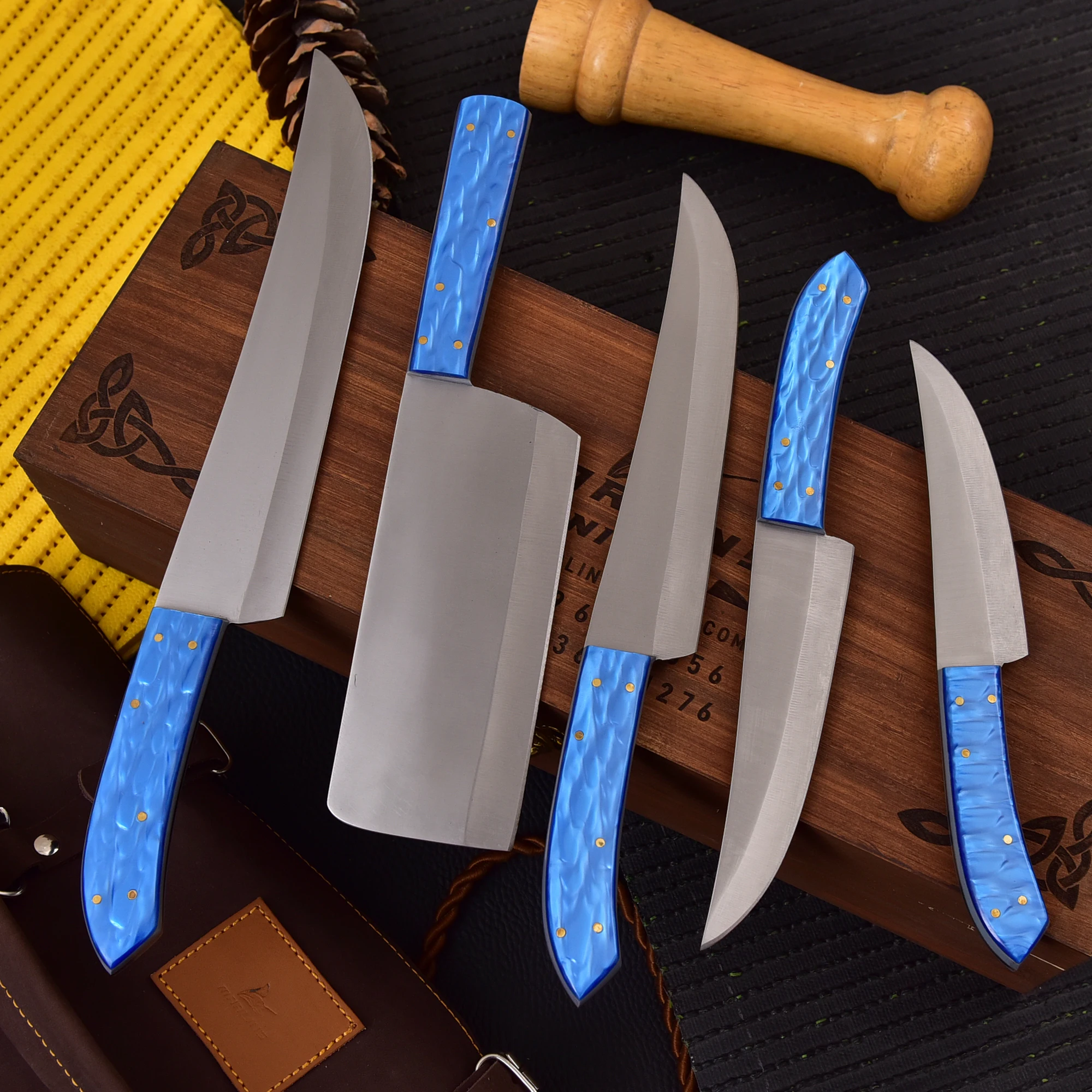 wholesale Chef Cooking VG10 67layers Japanese Kitchen Knives Damascus Knife Set Blue Resin Handle Damascus Steel Knife