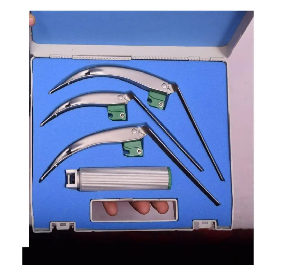 2024 Wholesale Hospital Medical Reusable Conventional New Fiber Optic Mac Laryngoscope Set White Macintosh Set of 6 OEM Service
