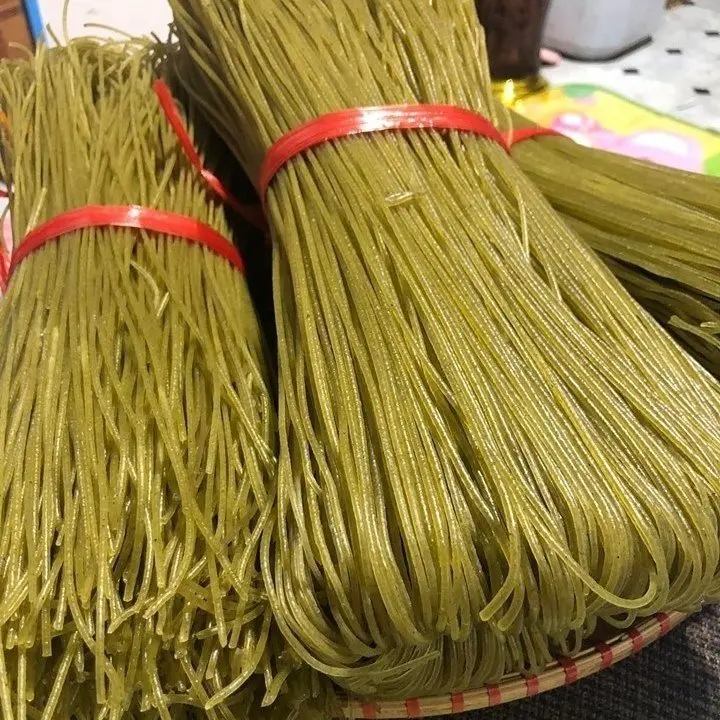 Традиционная лапша PHO из рисового порошка Вьетнама
