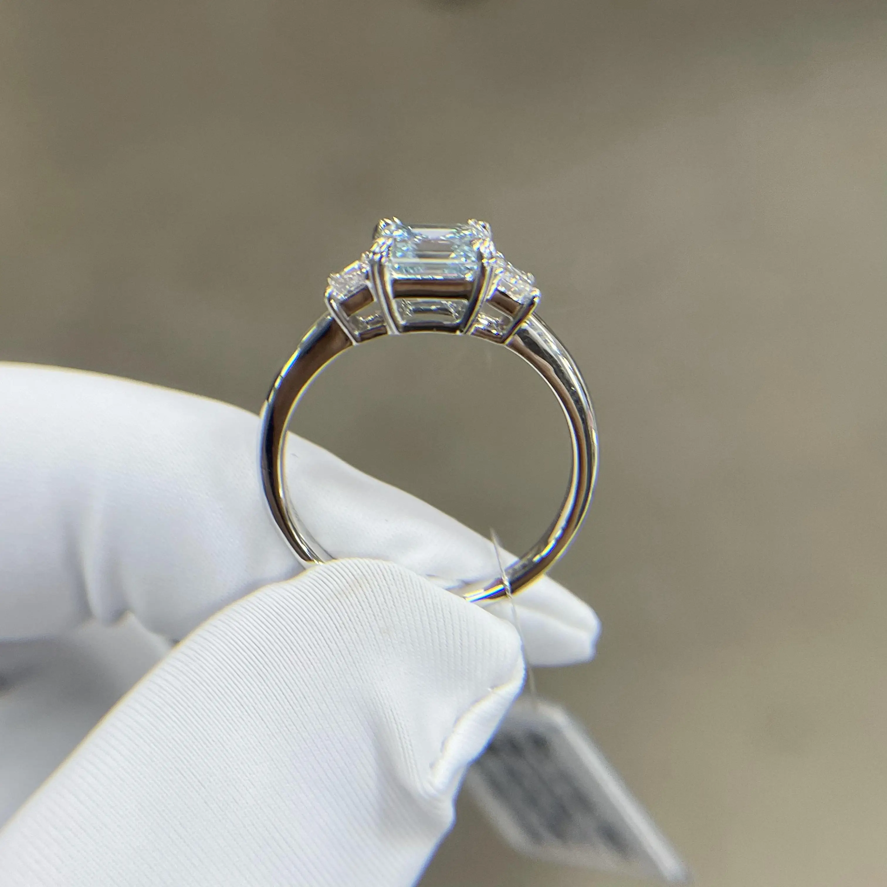 Lab Grown 1.7ct Blue Asscher Cut Synthetic Diamond Set In 18K White Gold Engagement Fashionable Women Ring