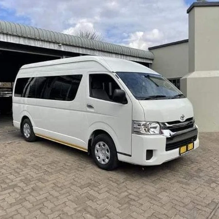 2018 Toyota Hiace 14-местный автобус для