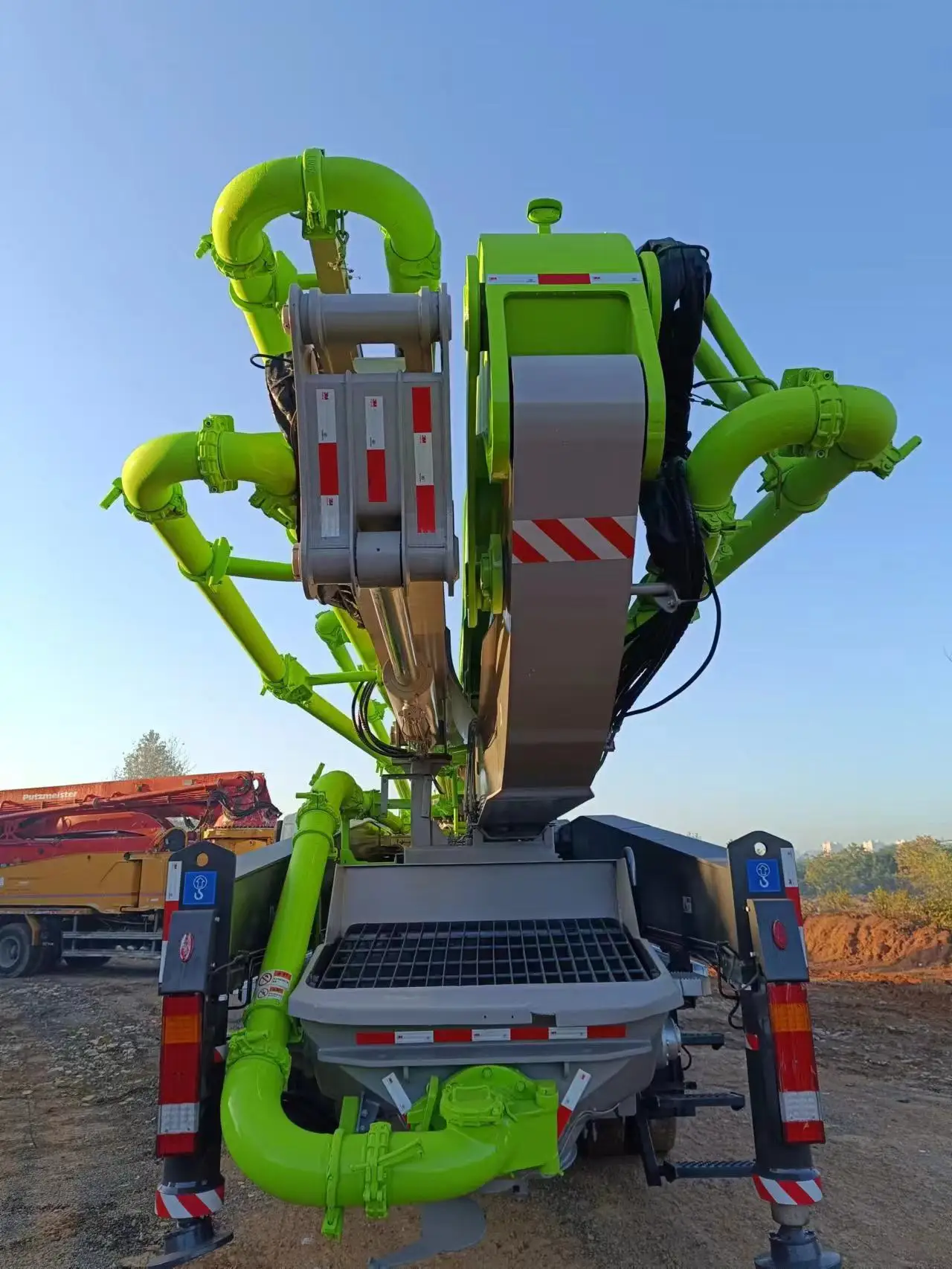 2014 Zooomlion 52m Used Concrete Pump Truck Construction Machine Truck Mounted Concrete Pump Truck