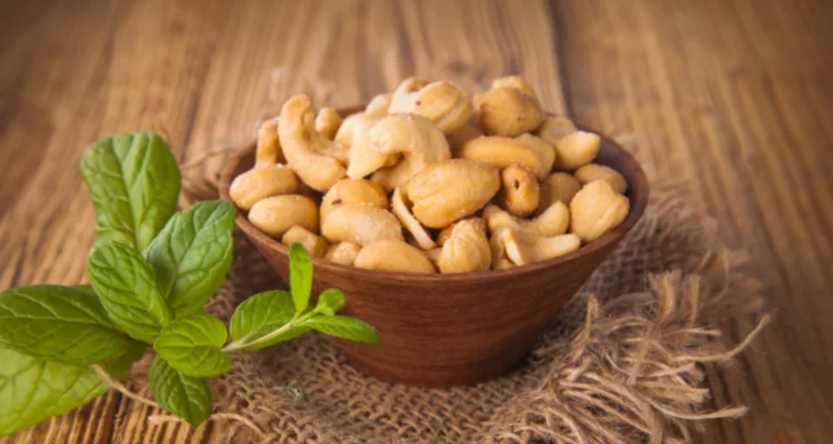 Processed Cashew Nut Cashew Nuts Big Grain Salt Baked Cashew Nuts Bulk Available for Wholesale