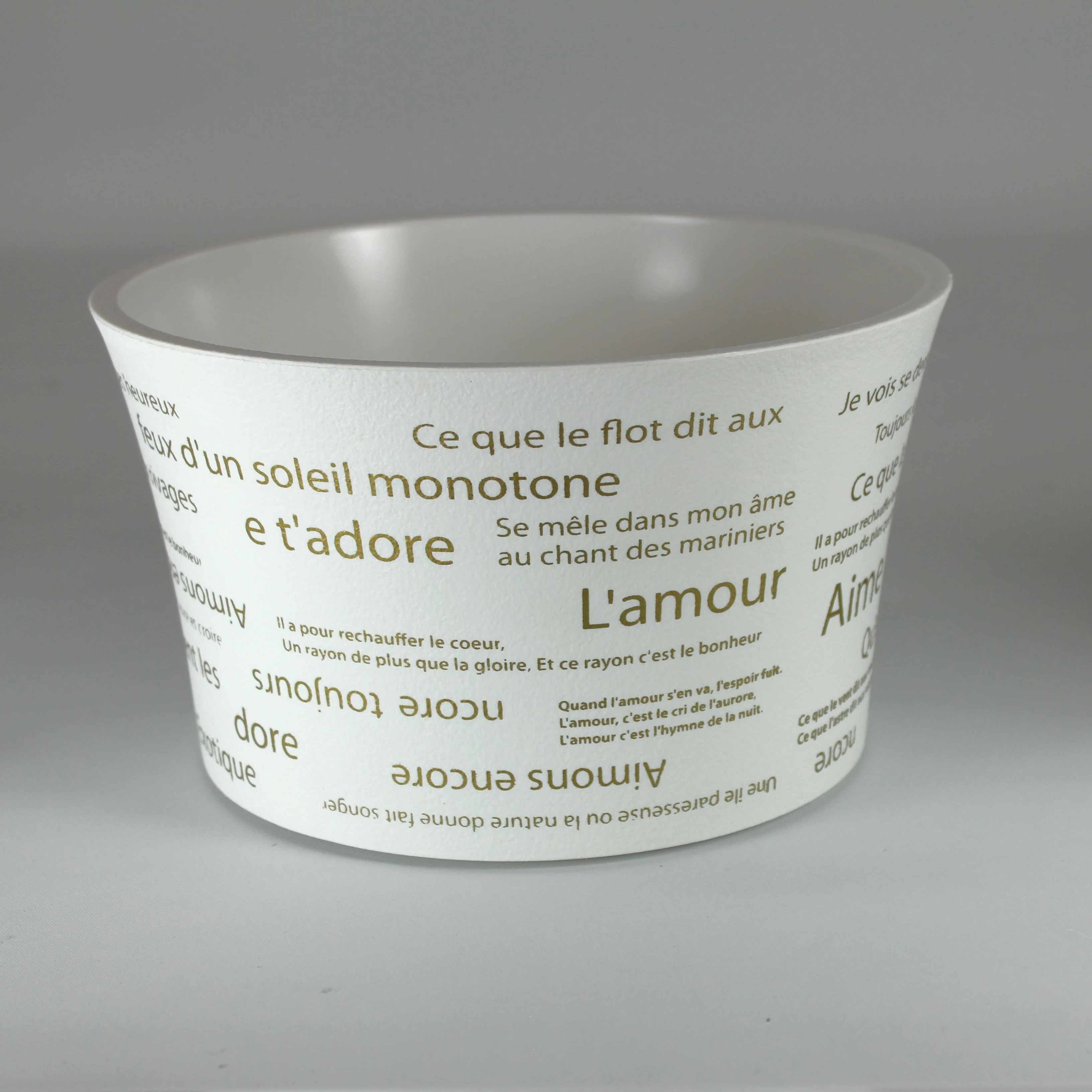 Hot Selling High Demand Unique Round Shape Plastic Flower Pot With Wording Design for Any Occassion Decoration