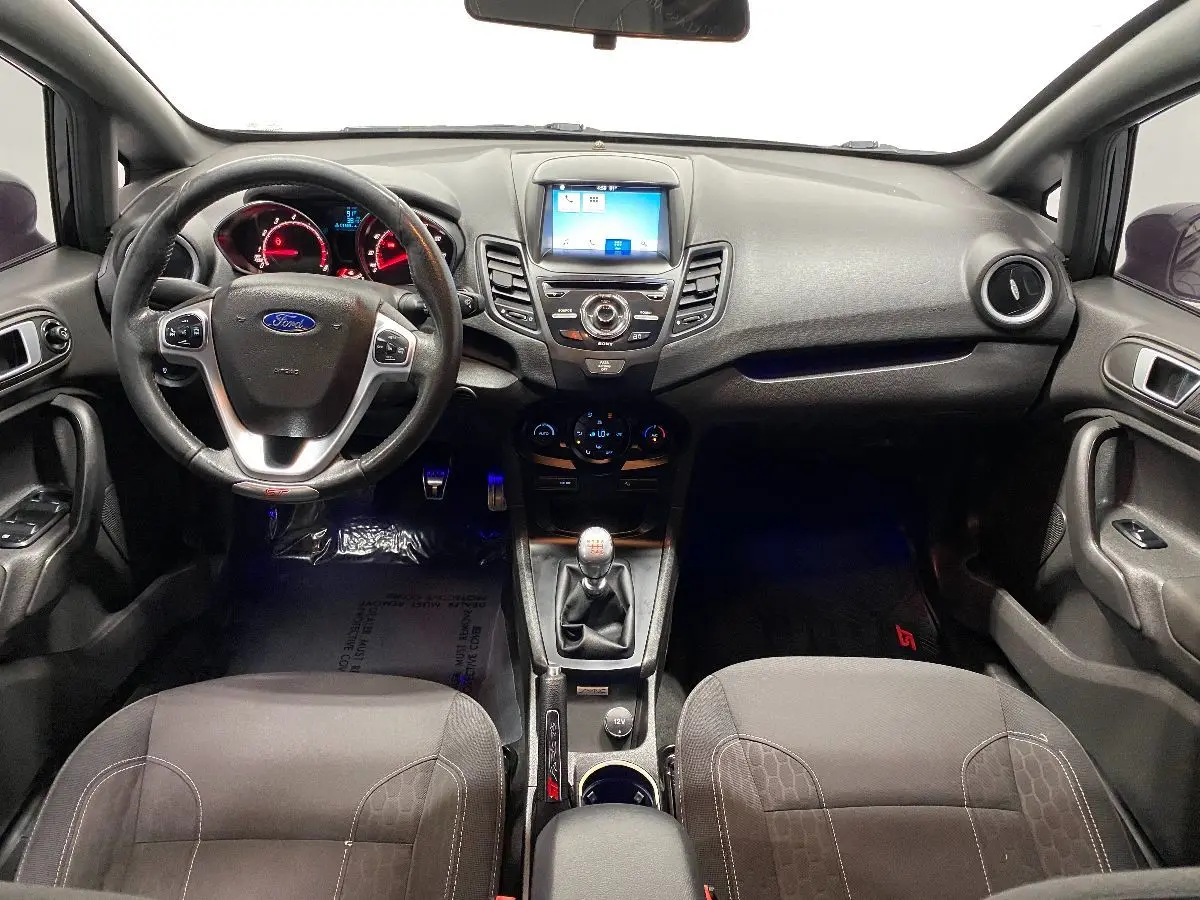 Рекламные продажи сертифицированных новых 2016 6-скоростных автомобилей