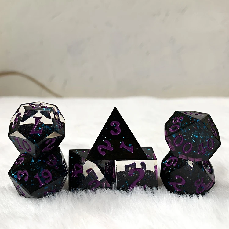 Sharp Edge Liquid Core Dice Resin Hollow Role Playing Games Polyhedral Full Tilt Dice Couch Dnd Dice Hot Sale Card Board Games