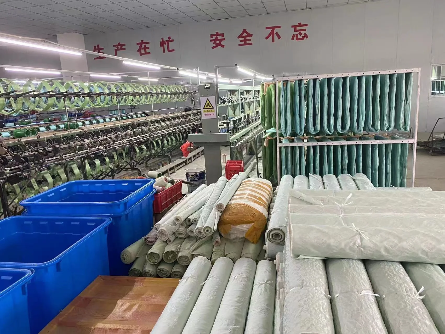 China 100% mulberry raw Silk Yarn 20/22D 4A 5A  factory price silk yarn manufacturer