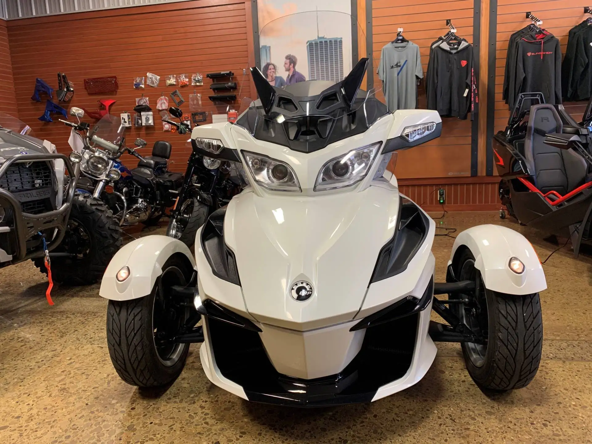 2017 2018 2019 2020 Hot Sale CanAmssi Spyder RT SE6 Trike Electric Tricycle