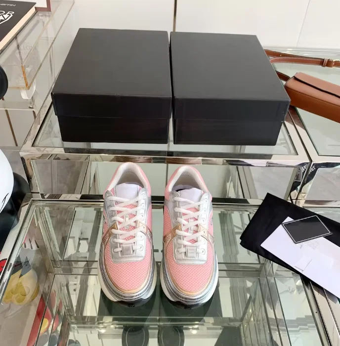 2024 Top Quality Designer Shoes Comfortable Lace-up Women Sneakers Sport Shoes Sneakers For men And Ladies