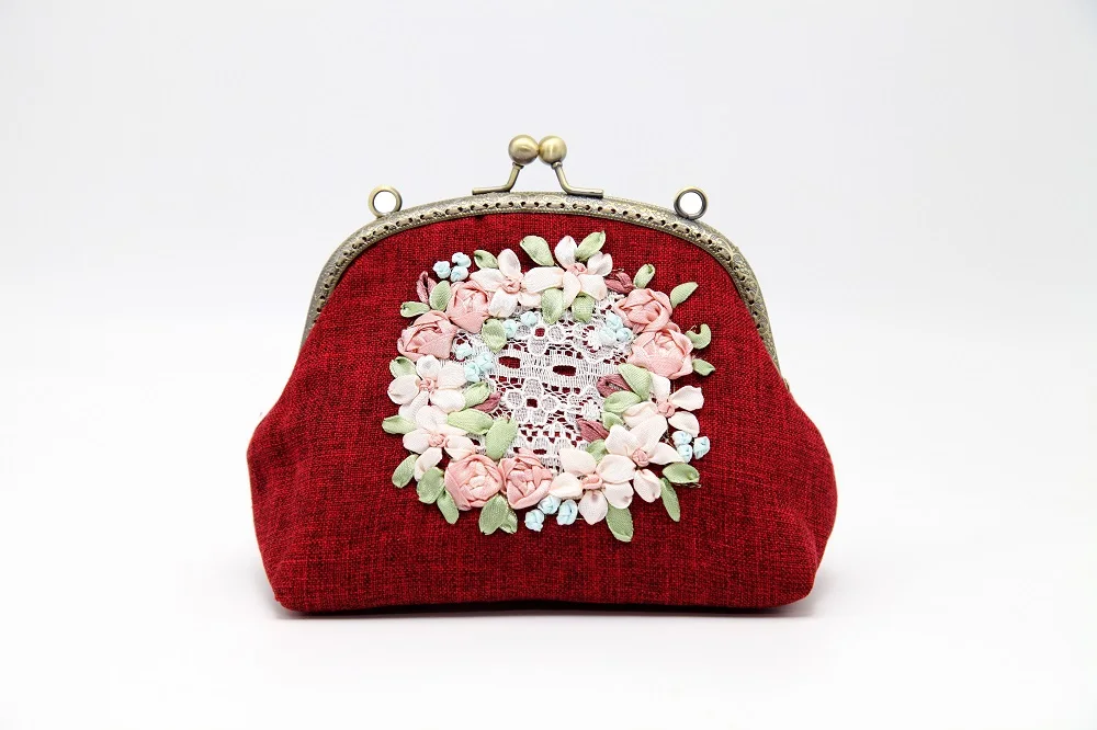 High Quality Wholesale Cotton Fabric Handmade Fashion Small Bag with Copper Binding Long Shoulder Strap with Laced Rose Ribbon