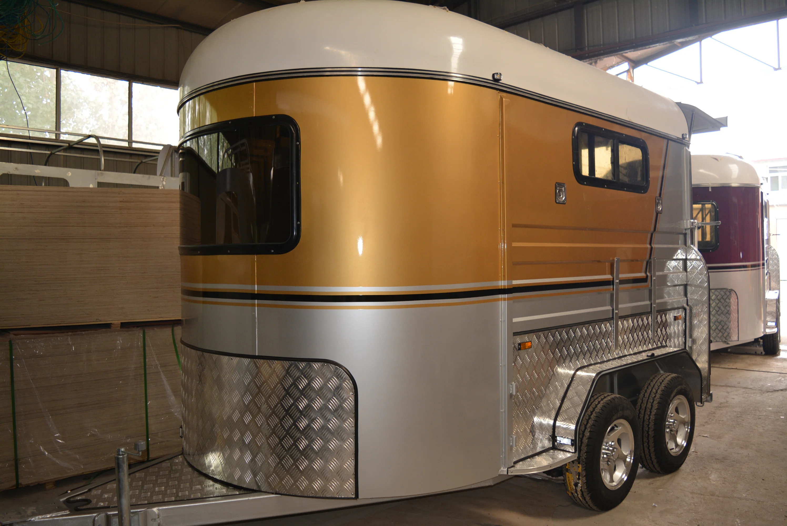 2024 New Product 2 Horse Trailer Angle Load Standard With No Rotting Floor Used 2HAL-S
