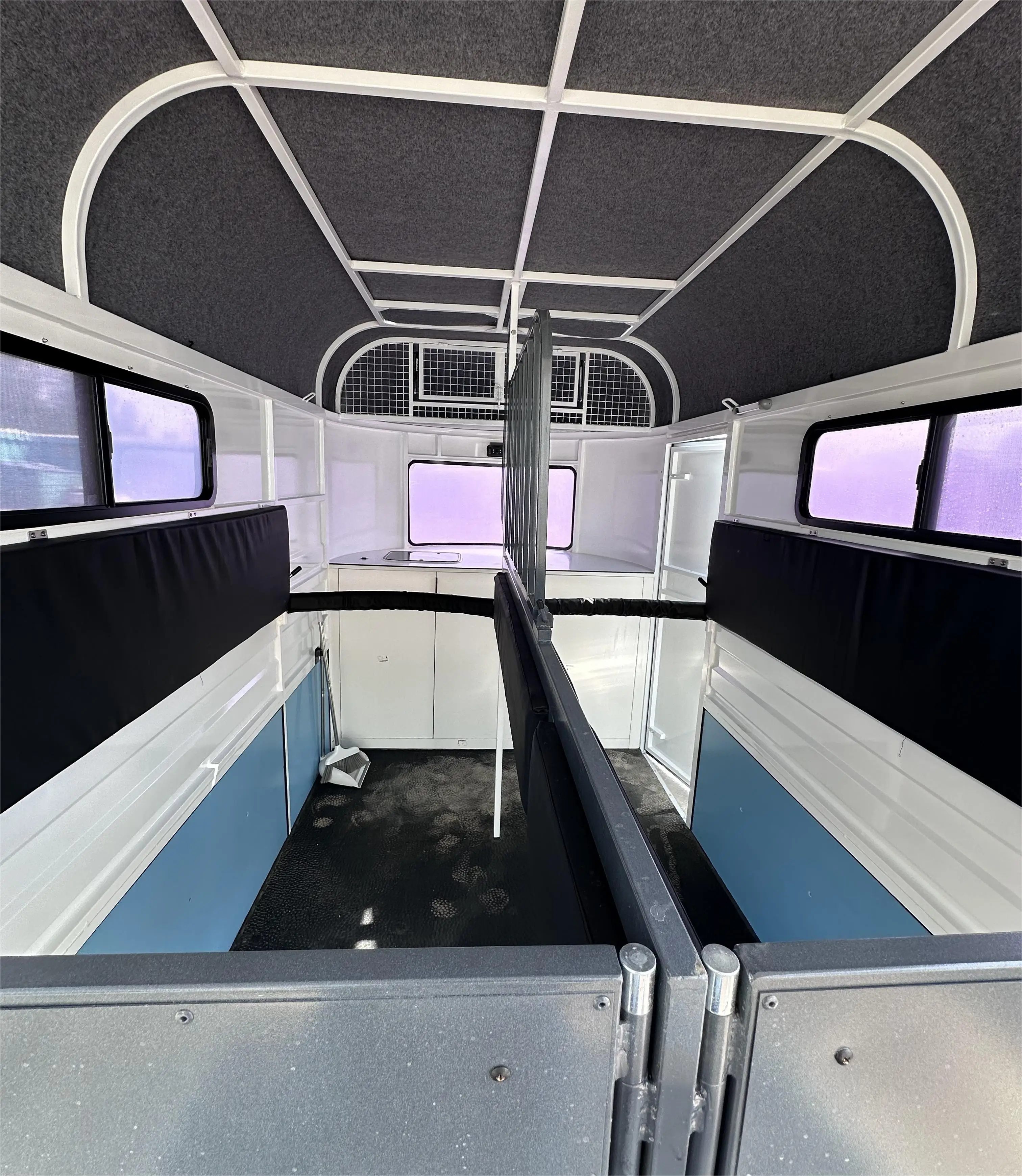 2024 Factory Customized Design Durable And High Quality Can Customized Horse Truck Easy To 2 Horse Float 2HSL-D