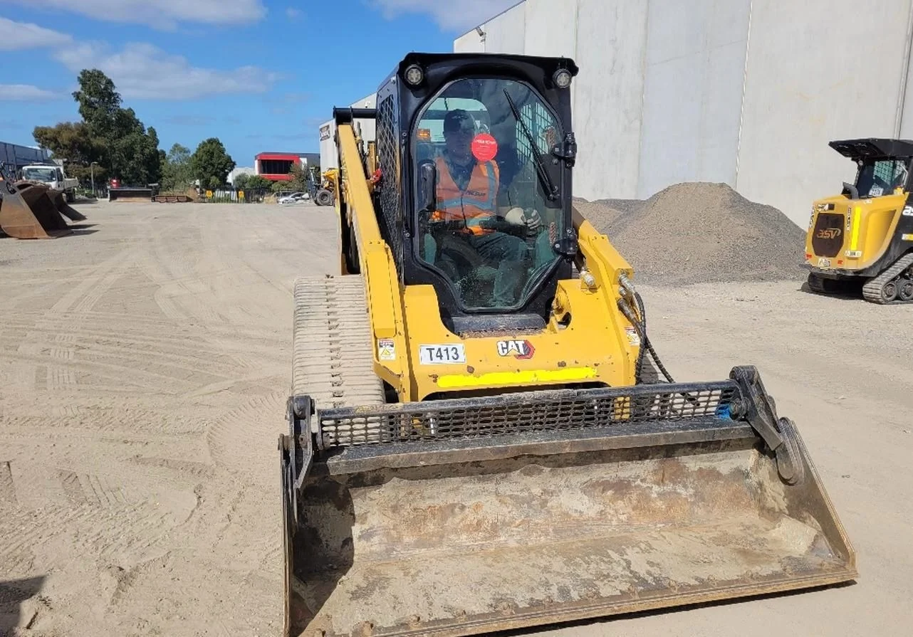 USED 2020 CAT 299D3 98HP FULL SPEC TRACK LOADER WITH 750 HOURS IN VERY GOOD CONDITION
