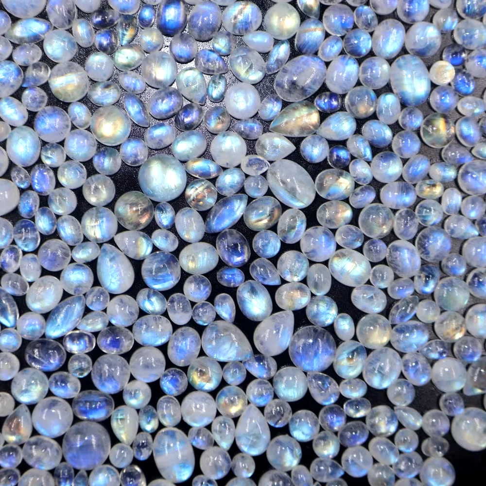 2024 Hot Sale Handmade High Heart Shaped Natural Stones Genuine Smooth Blue White Rainbow Moonstone Cabochon Crystal Opal