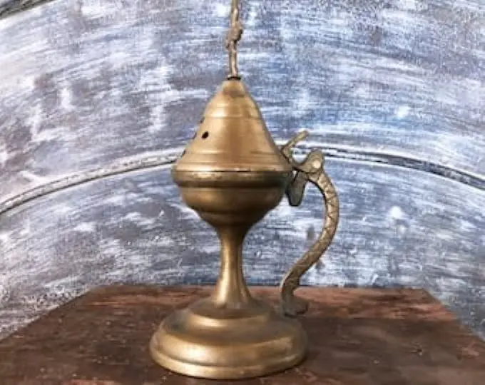 Handmade Oil Vigil Lamp Metal Table Standing Oil Lamp Beautiful Tea Light Candle Holder Candela a Olio Home  Oil Lamp