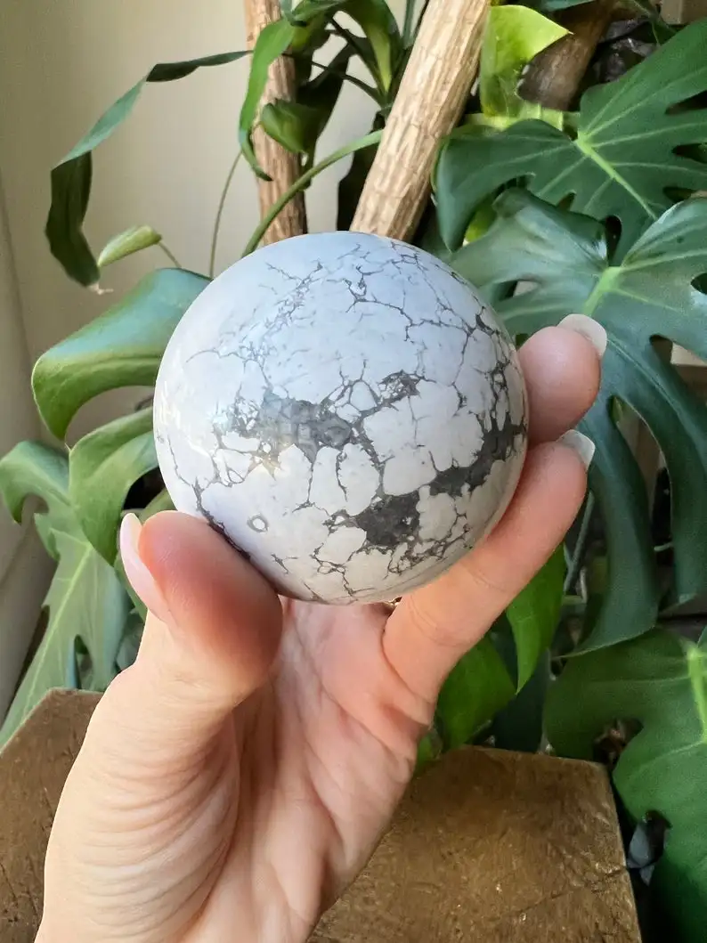 NATURAL HIGH QUALITY HOWLITE AGATE SPHERE HIGH QUALITY POLISHED HOWLITE SPHERE  WHOLESALE CRYSTAL HOWLITE QUARTZ SPHERE BALL