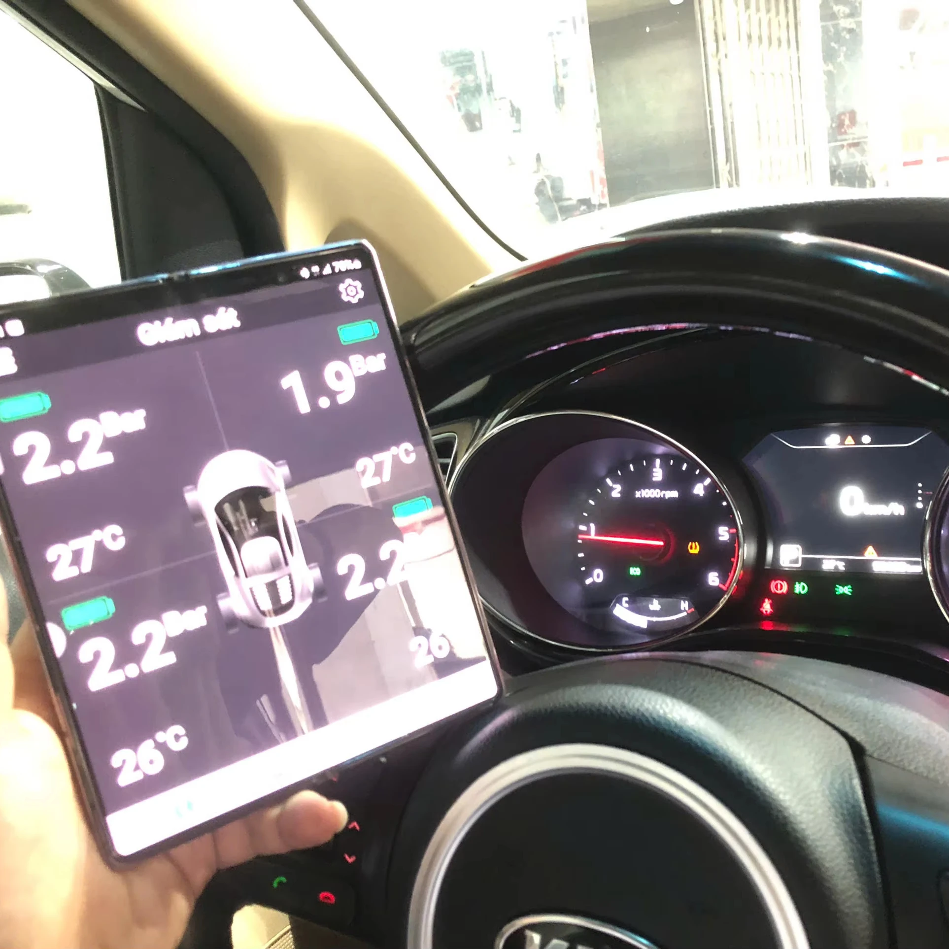 Система контроля давления в шинах автомобиля Oritek I30 TPMS совместимая со многими моделями включая 2018 KIA Sedona