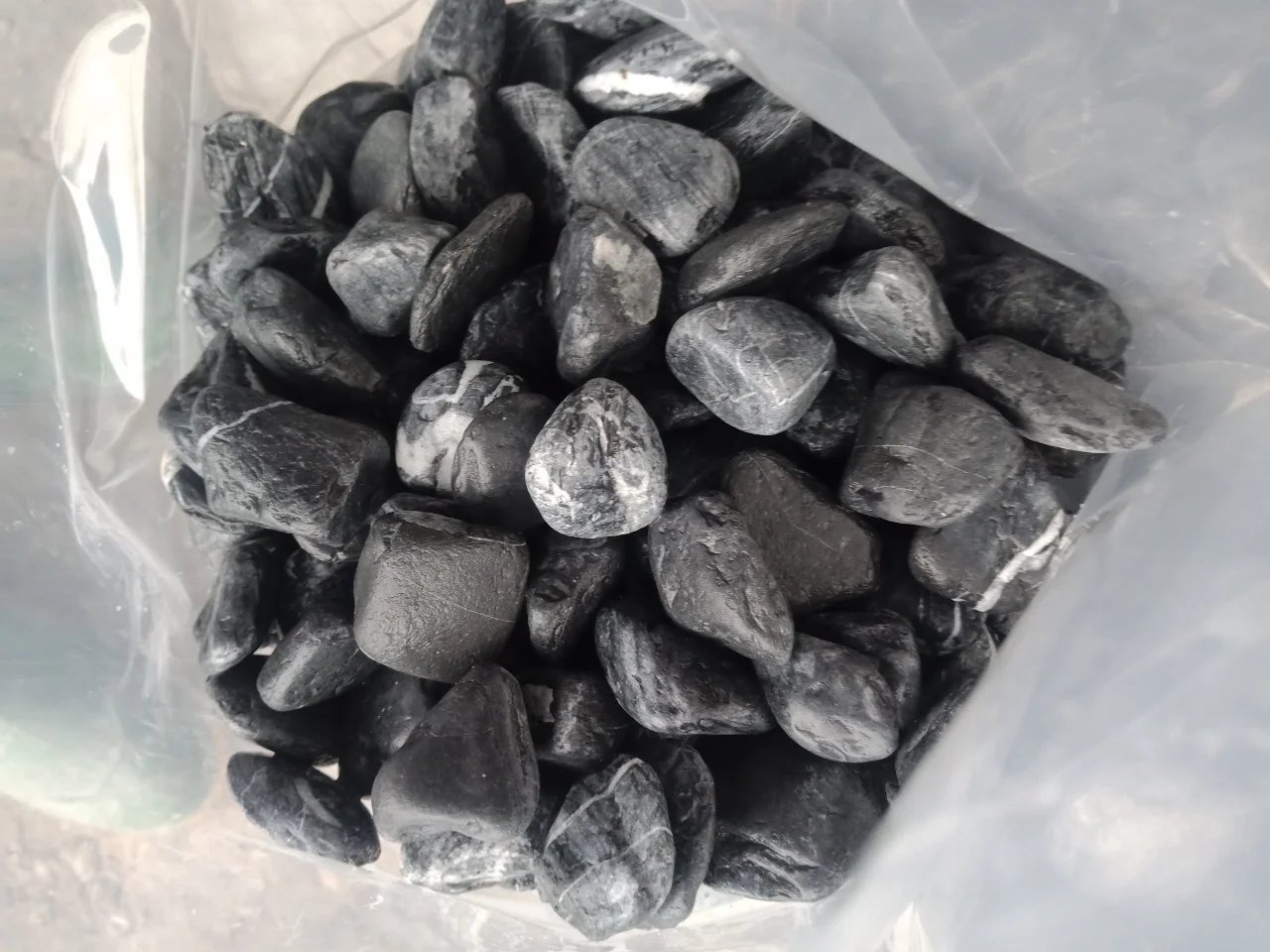 Best seller Black pebble natural stone landscape natural stone decoration made 100% natural stone best choice best price