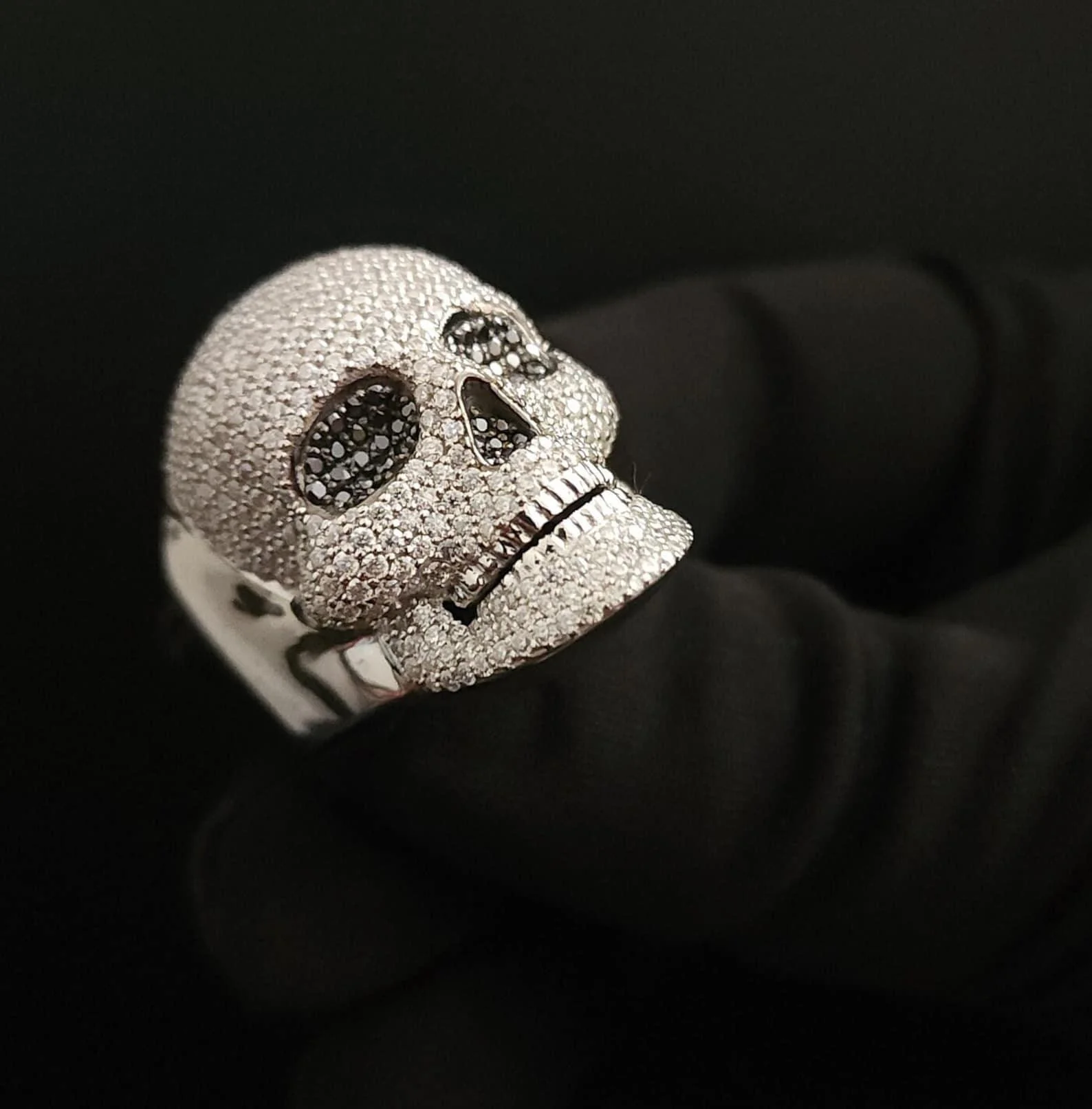 Hip-Hop Style Fine Sterling Silver Skull Ring Best Prices Unisex Round Moissanite Diamond Rings Micro Pave