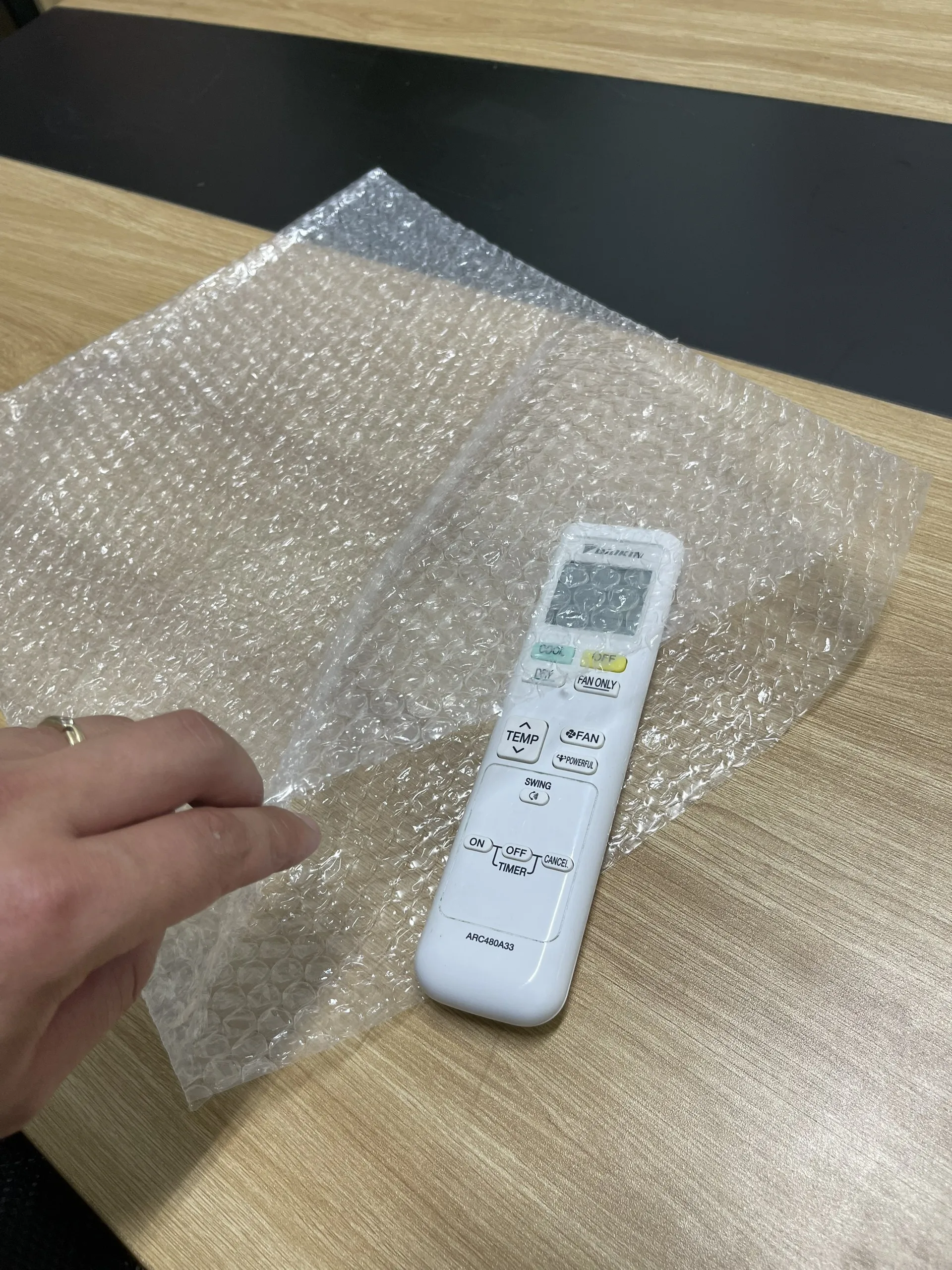 Hot Sale Thickened Honeycomb Inflatable Air Bubble Film Wrap Paper Roll For Mailing Protective