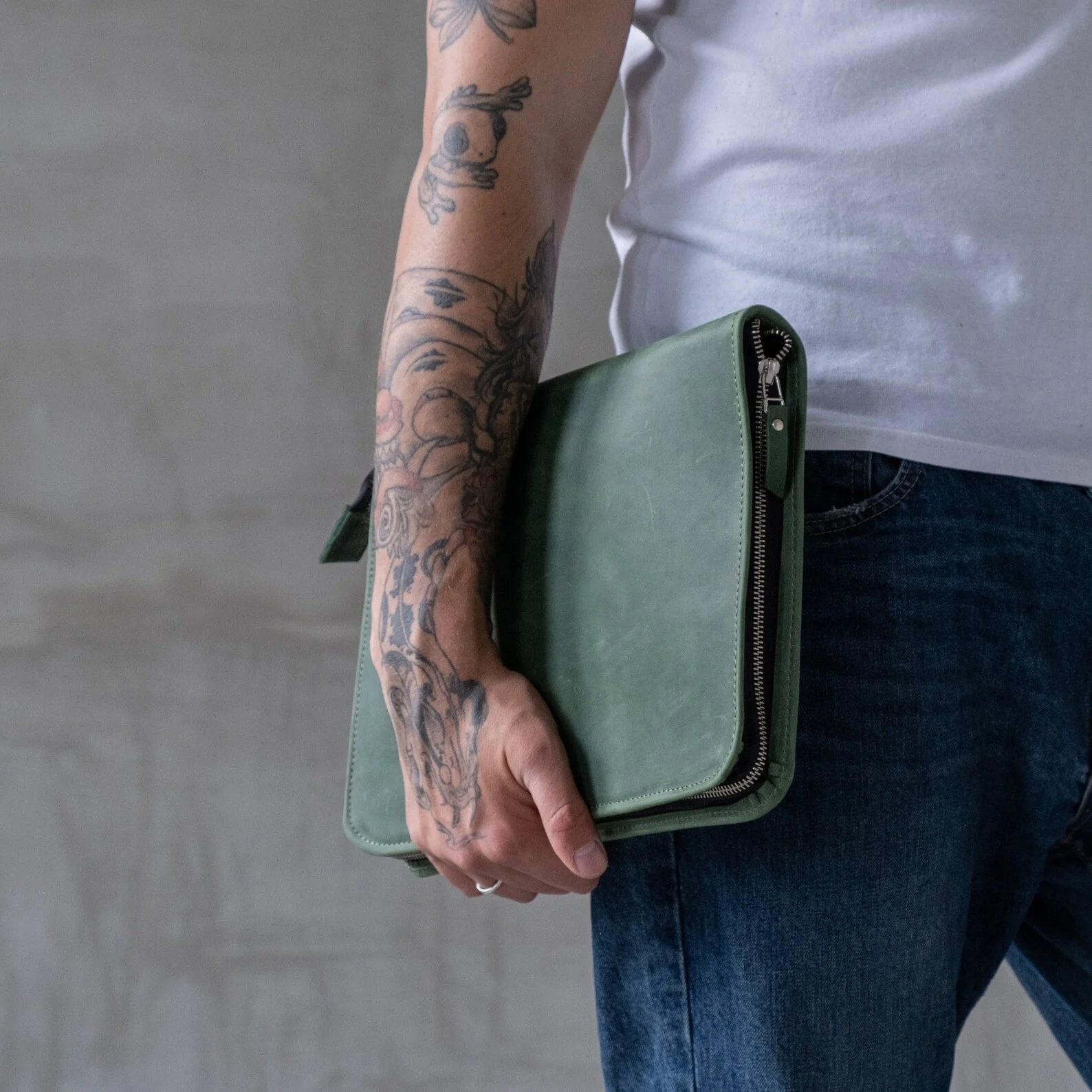 Wholesale Leather Portfolio A4 for Men Custom Engraved Accessories for Men Business Gift LPA-0023
