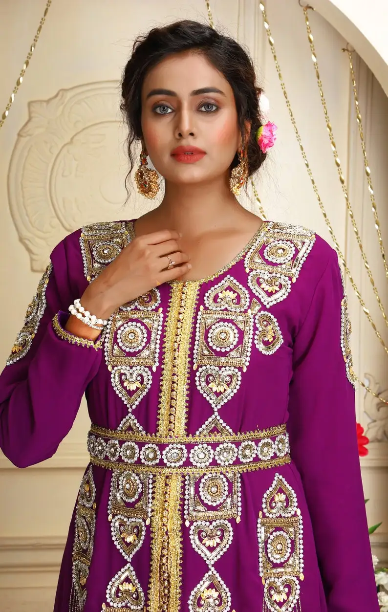 Stunning Mint Color Dubai Arabic Evening Dresses Beaded Long Sleeve Moroccan Kaftan Evening Gown Muslim Prom Dresses