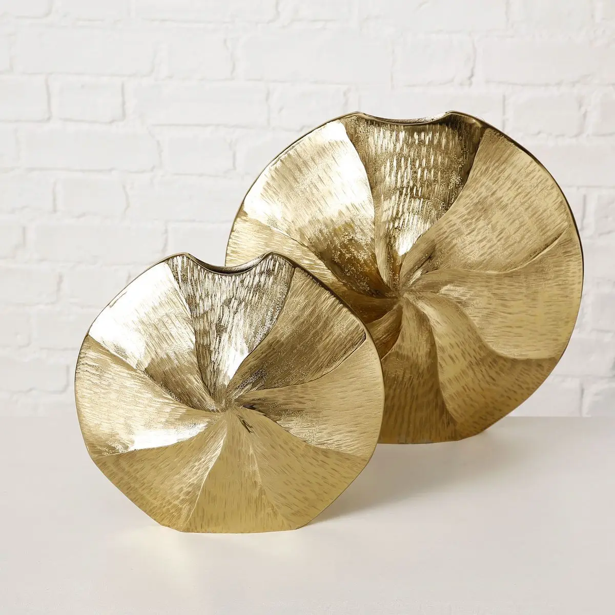 Aluminum Casted Flower Vase With Hammered Design Along With Custom Brass Finished for Home and Office Decor