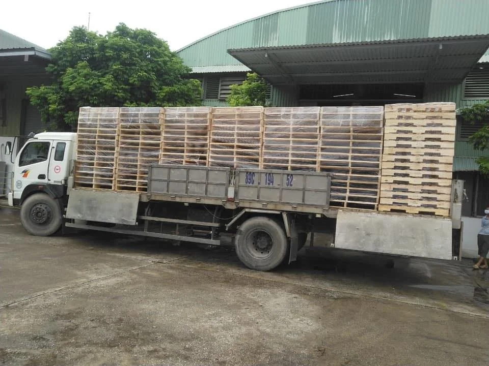 Wood Pallets Vietnam For Packing Goods / Wooden Acacia Pine For Logistics Transport