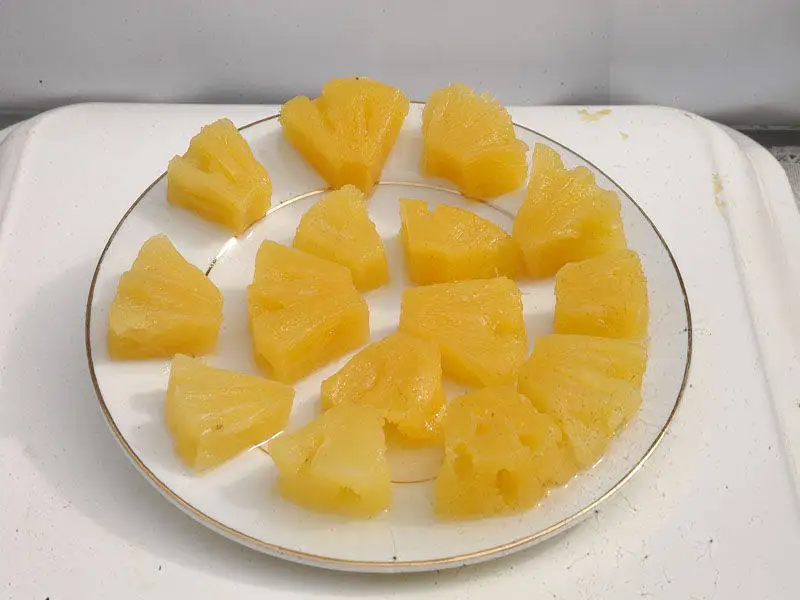 Food Grade Canned Pineapple Slices and Chunks Good taste canned pineapple/ Queen Pineapple Canned Slices