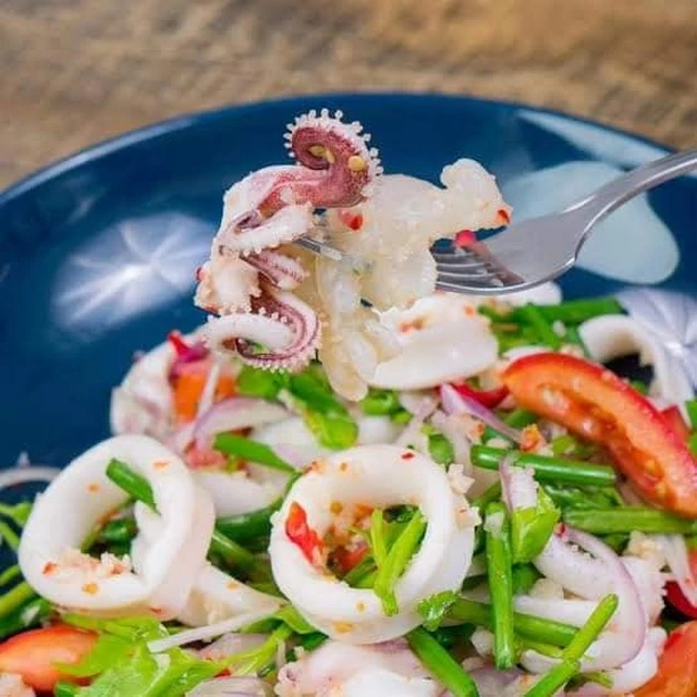 Frozen Sliced Squid Large Pieces of meat with Mustache Firm Meat 1 kg Bag