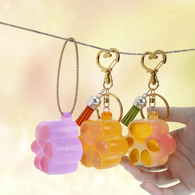 DLR1141 Factory Wholesale Small flower five pointed star cat claw keychain quicksand epoxy resin silicone molds